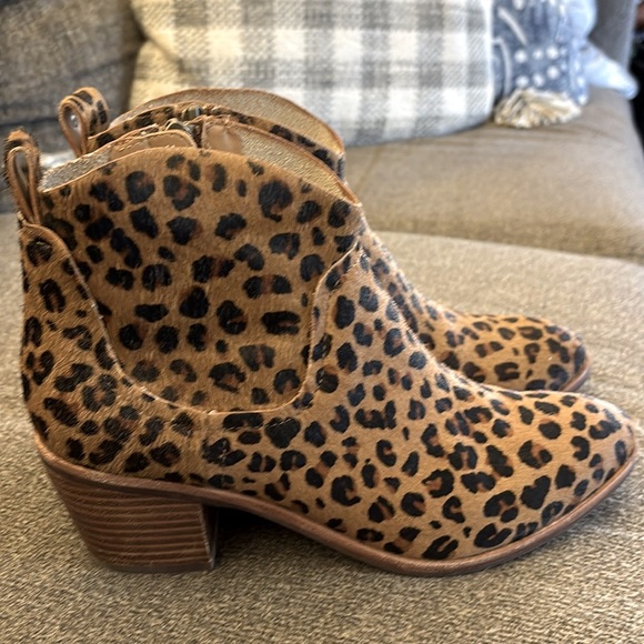 UGG Leopard Kingsburg Calf Hair Zip Up Ankle Boot Women's Sizes 8 - Picture 3 of 16